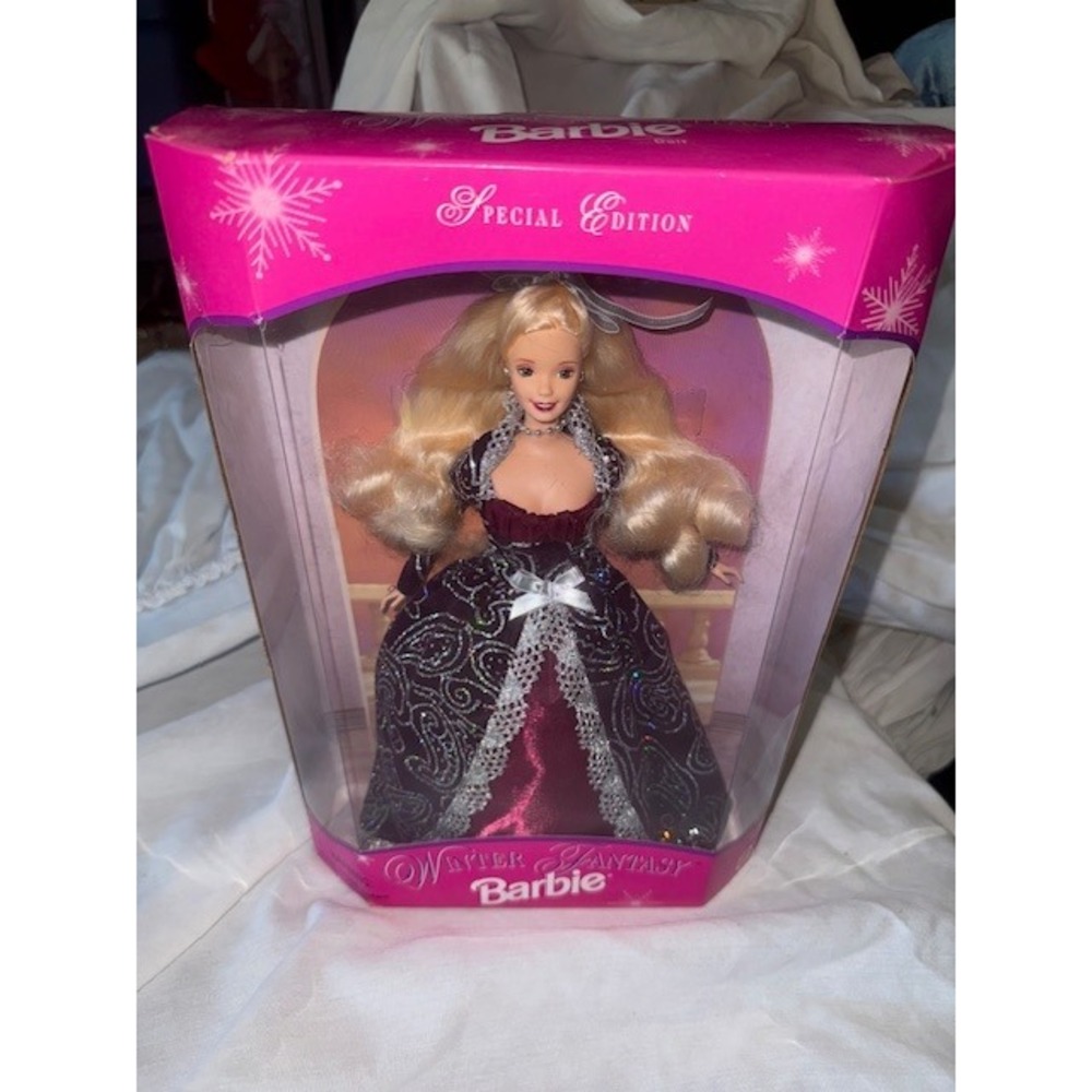 Winter‎ Fantasy Barbie Doll Special Edition in Box Blonde Hair 1996 NIB
